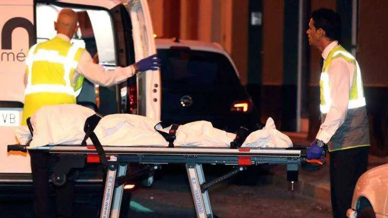El juez lo envía a prisión por el asesinato de su padre y el homicidio por imprudencia de su madre
