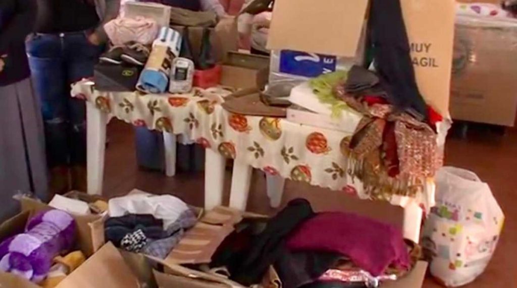 Los abuelos recibieron con muchas sonrisas