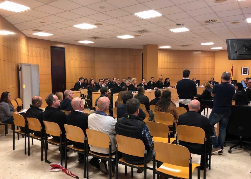 Dos trabajadores del Gobierno de Canarias emitían certificados falsos para liberar de cargas a los inmuebles a cambio de dinero