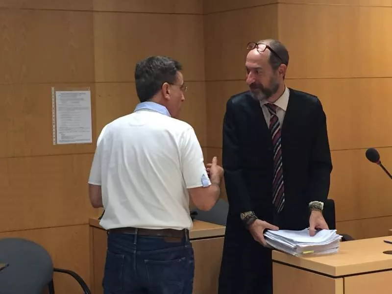 Silva acusa al exalcalde de beneficiar con su influencia a personas afines