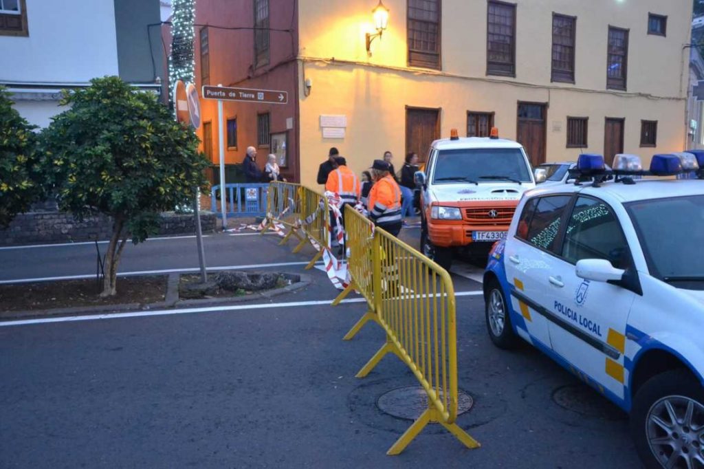 También está prohibido estacionar en el casco del municipio para facilitar el desvío del tráfico
