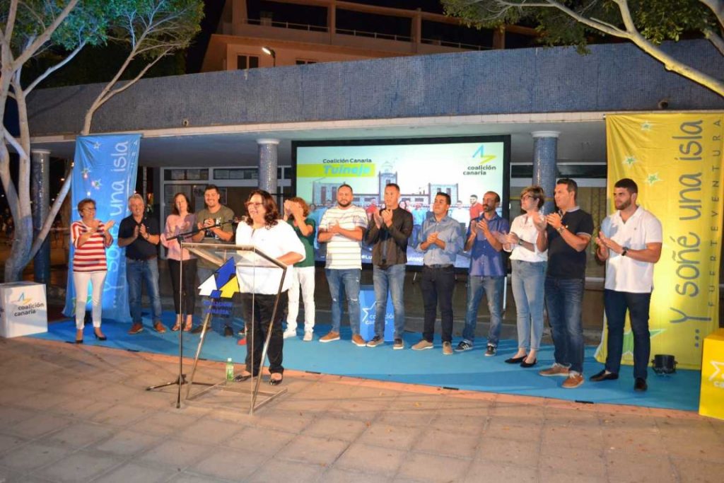 Candi Umpiérrez presenta un proyecto “con gente que quiere a este municipio” frente “a los que han normalizado la dejadez y el abandono