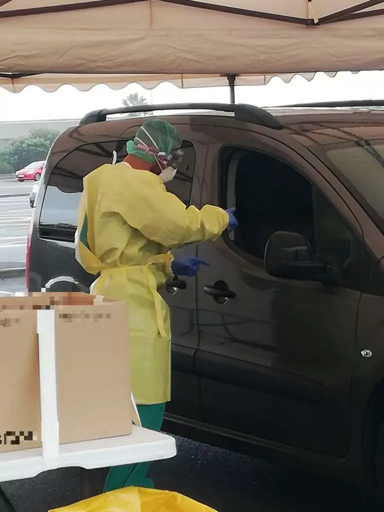 El número de sanitarios contagiados se eleva a 220