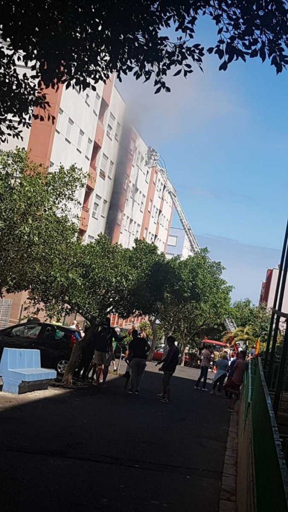 Los servicios de emergencia atendieron a siete personas afectadas por el humo