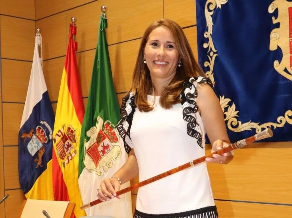 Es la primera mujer que preside el Cabildo de Fuerteventura en 106 años de historia