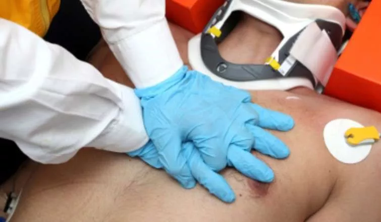 Pese a los esfuerzos el personal sanitario no pudo salvarle la vida