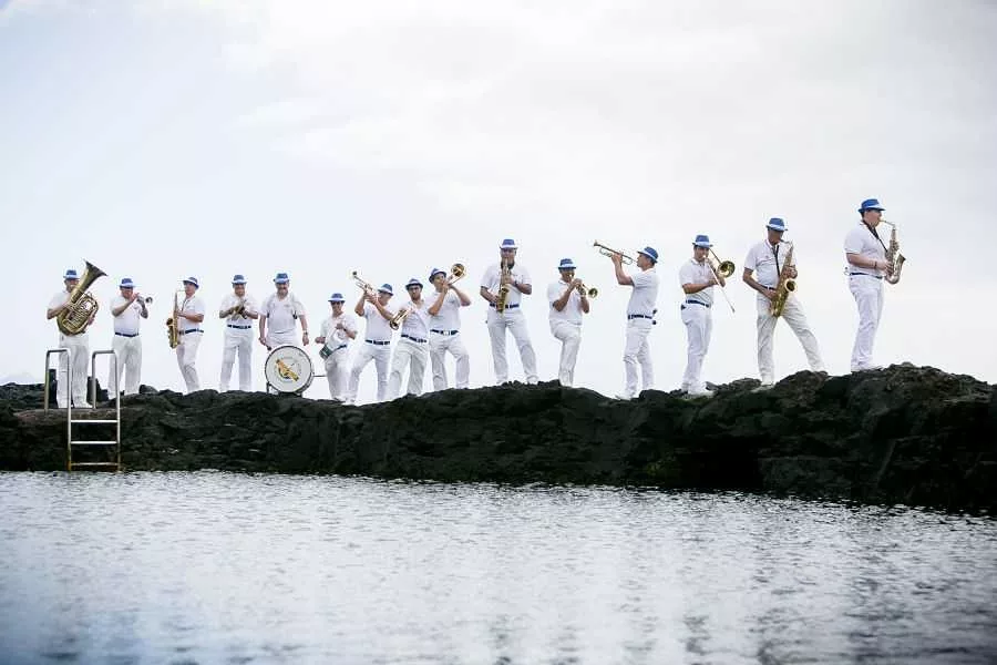La Banda de Agaete y los Papagüevos de Schamann se desplazan a Tenerife para animar a participar en la gran cita solidaria de Mírame Televisión