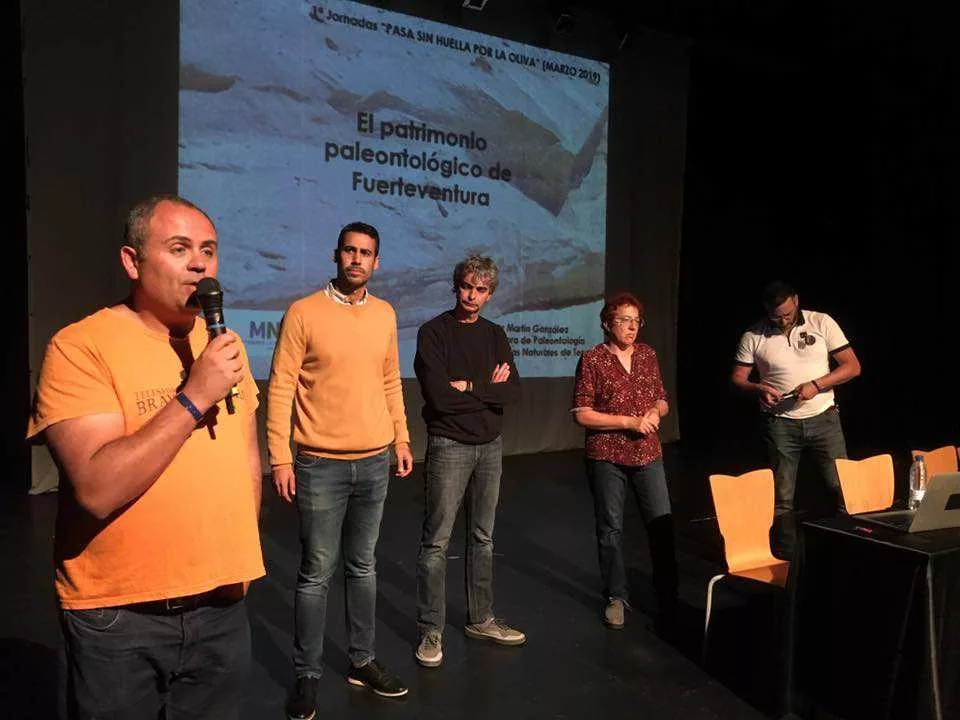 La Concejalía de Turismo del Ayuntamiento de La Oliva organizó ayer unas charlas con expertos de esta campaña.