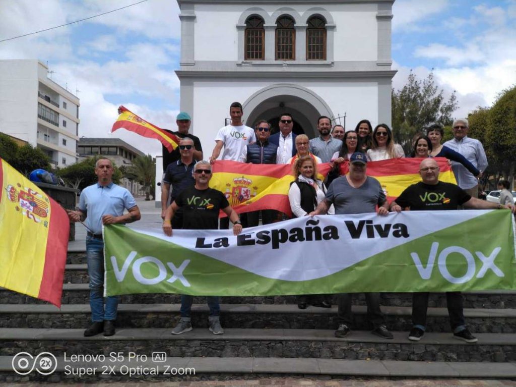 La formación celebró un encuentro para arropar al candidato al Senado y organizar las listas para las elecciones de Mayo