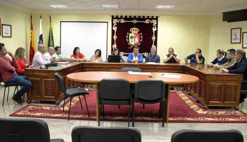 Miembros del gobierno aseguran que el Consistorio está viviendo la mayor crisis política e institucional de su historia
