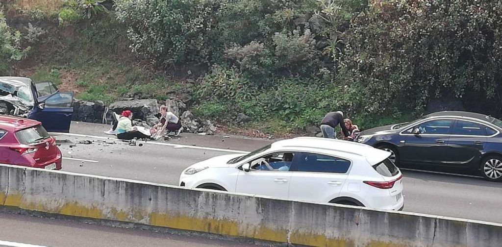 El siniestro causó importantes retenciones de tráfico