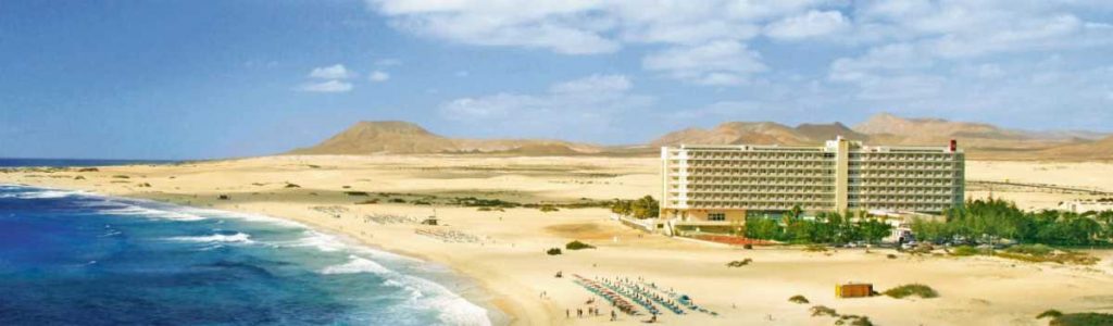 Edilia Pérez valora la mediación de Clavijo con Costas para una reunión urgente que aclare a los 400 trabajadores el futuro del Oliva Beach