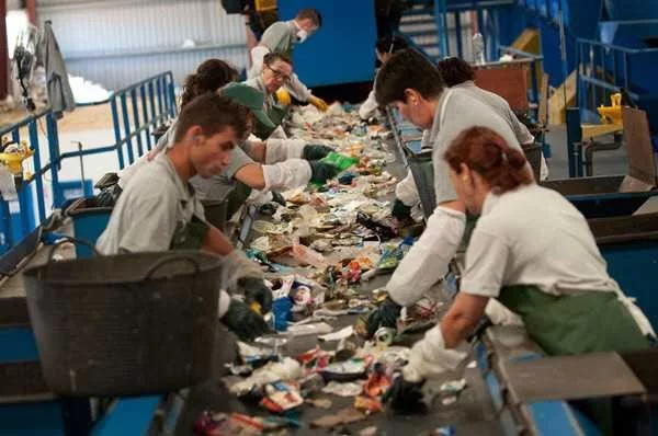 El Complejo Medioambiental de Arico recuperó solo el 4