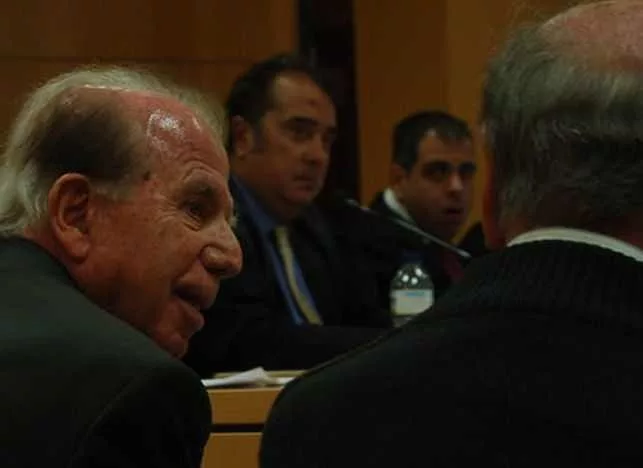 Absuelve a Jerónimo Delgado y Clemente Martín Rodríguez por considerar prescritos los delitos cometidos