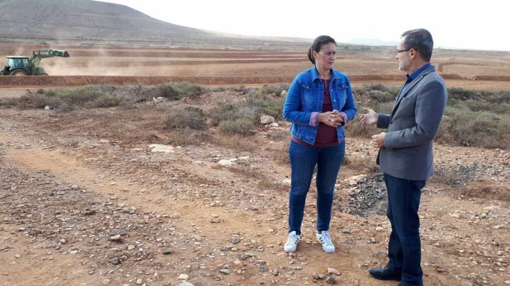 Trece personas que se encontraban en situación de desempleo trabajan en el arreglo de unas 2.000 hectáreas de gavias y la rehabilitación