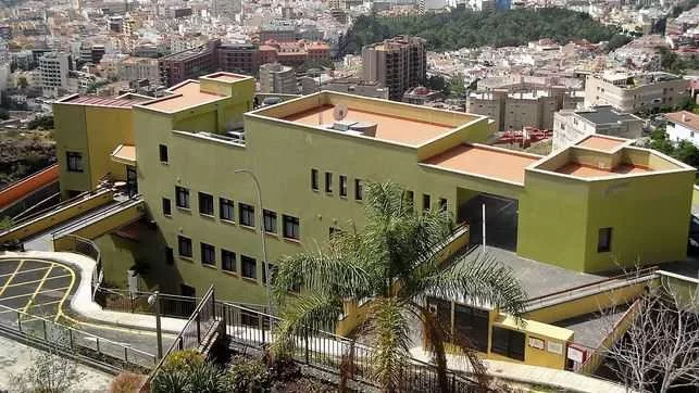 La empresa Amavir pone en duda que se puede legalizar y pide al Ayuntamiento que le remita el proyecto para analizarlo