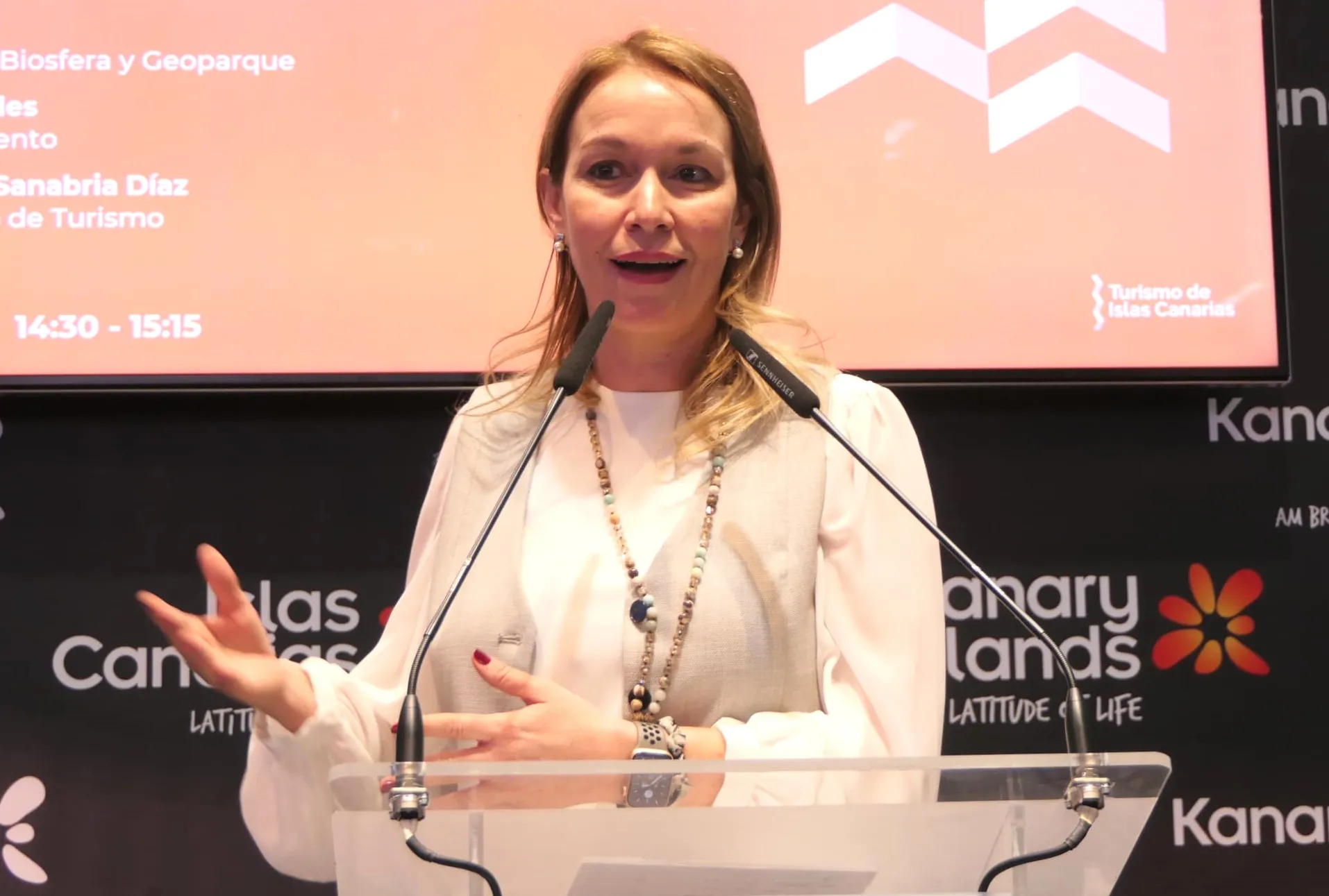 davinia-suarez-turismo-el-hierro-fitur_mirame-canarias