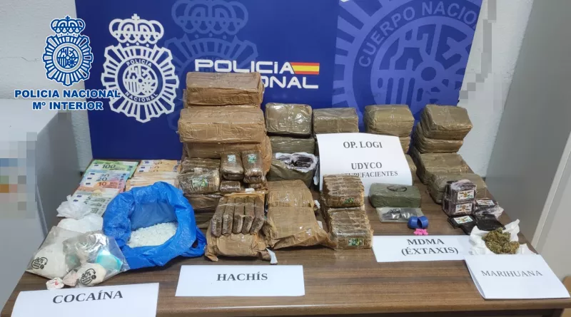 Parte de las sutancias decomisadas por la Policía Nacional