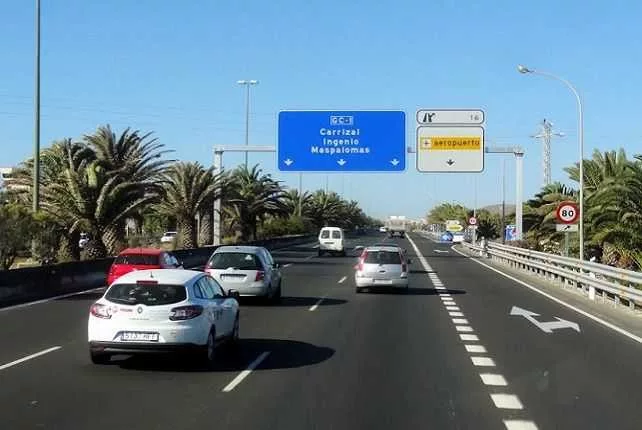 La Policía detuvo en la madrugada del domingo al conductor