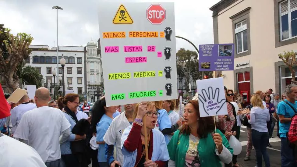 El Defensor del Paciente y la Asociación en Defensa de la Sanidad Pública de Canarias estudian aceptar la invitación de la fiscal y querellarse