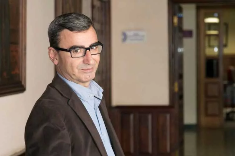 El dirigente socialista estará en directo este miércoles a partir de las 21.00h en nuestra televisión