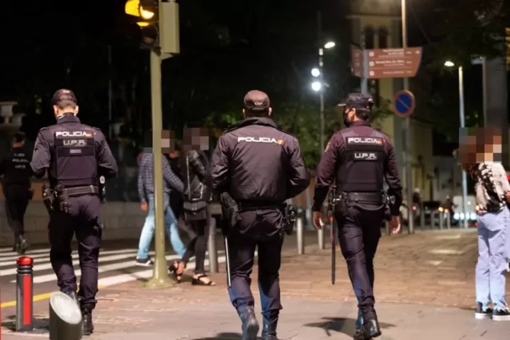 Imagen de archivo de agentes de la Policía Nacional en Santa Cruz.