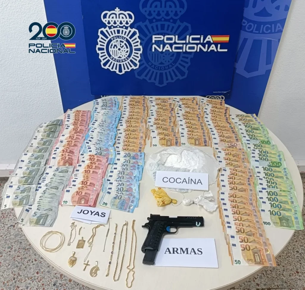 La Policía Nacional desmantela un punto de venta de cocaína y hachís en el Sobradillo