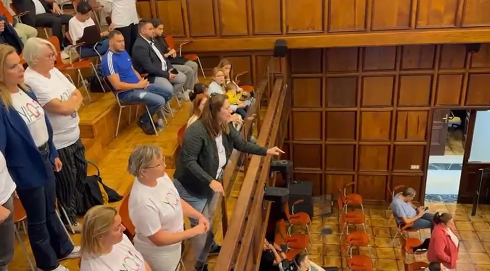 Plataforma interrumpe la sesión