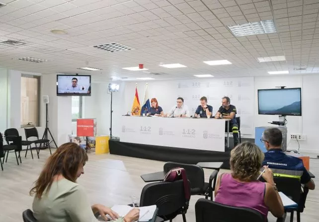 Rueda de prensa sobre la evolución del incendio este miércoles.