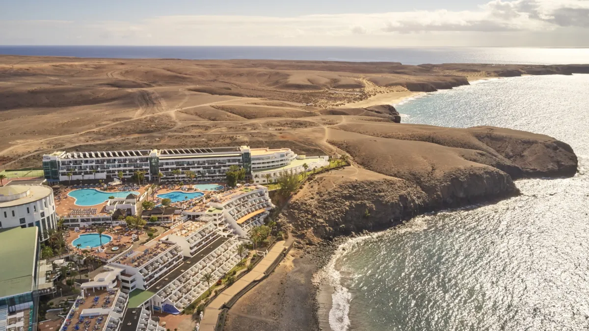 sandos papagayo hotel sin licencia en Yaiza
