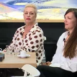 Lourdes Coello, protagonista, y Patricia Rivero, directora del cortometraje documental 'Isleteñas'.