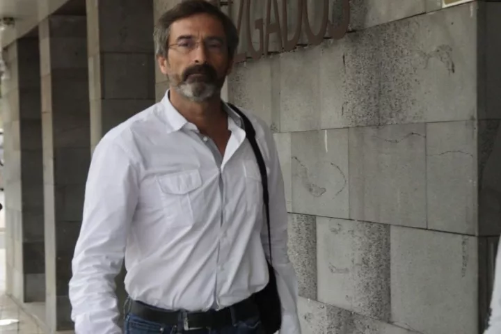 Pedro San Ginés dirigiéndose a un juzgado.
