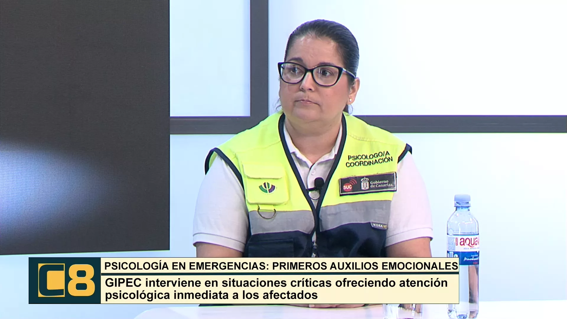 Cristina García, coordinadora del GIPEC del Colegio Oficial de Psicología de Santa Cruz de Tenerife, durante un momento de su entrevista en el programa Canarias 8 de Mírame TV.