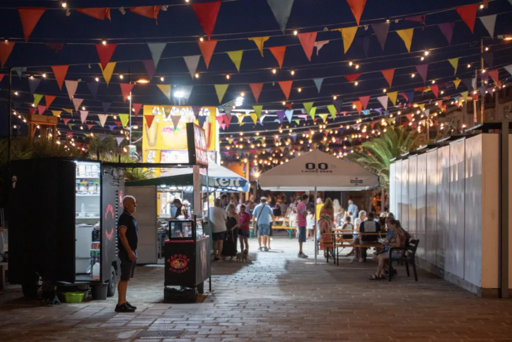 Candelaria habilita la Plaza de los Pescadores como nuevo punto de encuentro y disfrute durante las Fiestas en Honor a la Patrona de Canarias