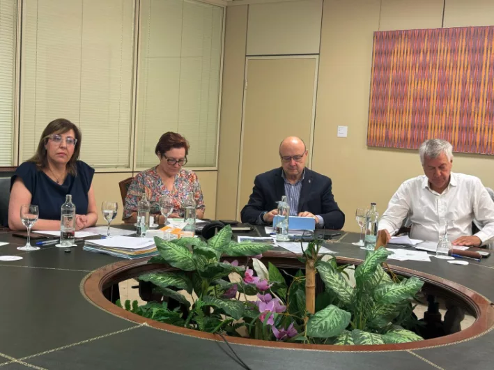 Sin calendario y sin plazas, la nueva reunión del comité de seguimiento de derivación acaba sin avances