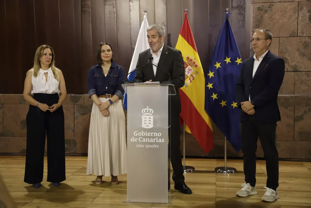 La Palma y Tenerife presentan la propuesta de albergar el Centro Nacional de Vulcanología