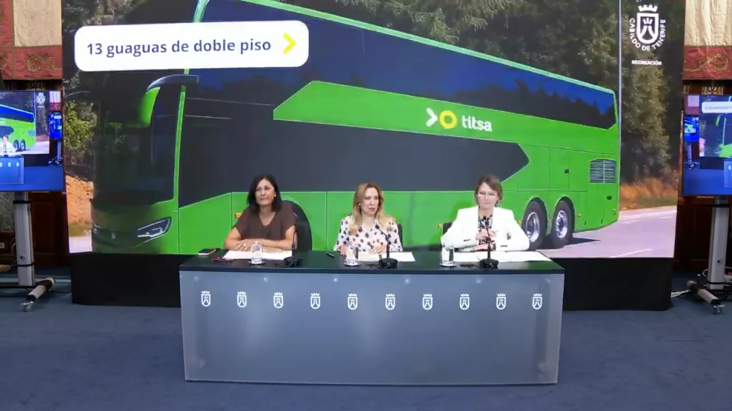 Presentación de la adquisición de las guaguas de 2 pisos