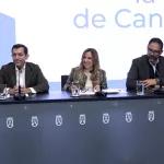 presidenta del Cabildo de Tenerife, Rosa Dávila, el consejero de Innovación, Investigación y Desarrollo, Juan José Domínguez, y José Miguel González, director de Consultoría de Corporación 5