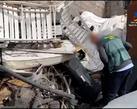Detenidas 32 personas por el envío ilegal de 650 toneladas de residuos peligrosos desde Canarias a África
