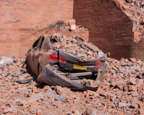 CALI, Aug. 10, 2026 -- Photo taken on Aug. 10, 2026 shows a damaged car after an earthquake in Cali, Colombia. Colombia declared a state of national disaster on Monday after a magnitude 7.4 earthquake struck the country's west earlier in the day and kill STR / Xinhua News / Europa Press / ContactoPhoto