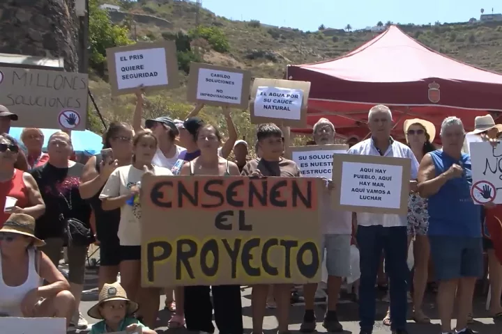 Los vecinos de El Pris piden paralizar las obras previstas por el Cabildo