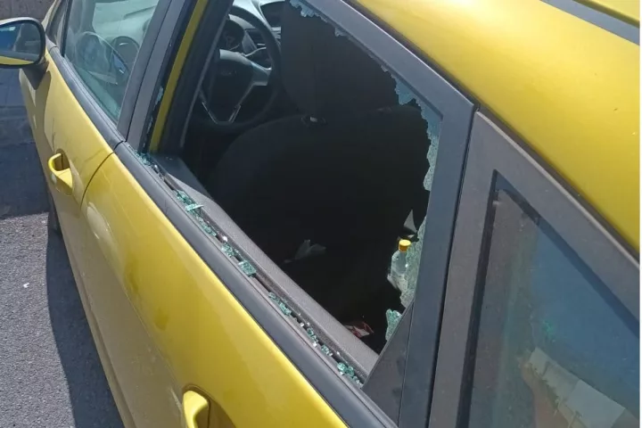 Una persona detenida acusada de cometer 27 robos con fuerza en interior de vehículo en el sur de Tenerife
