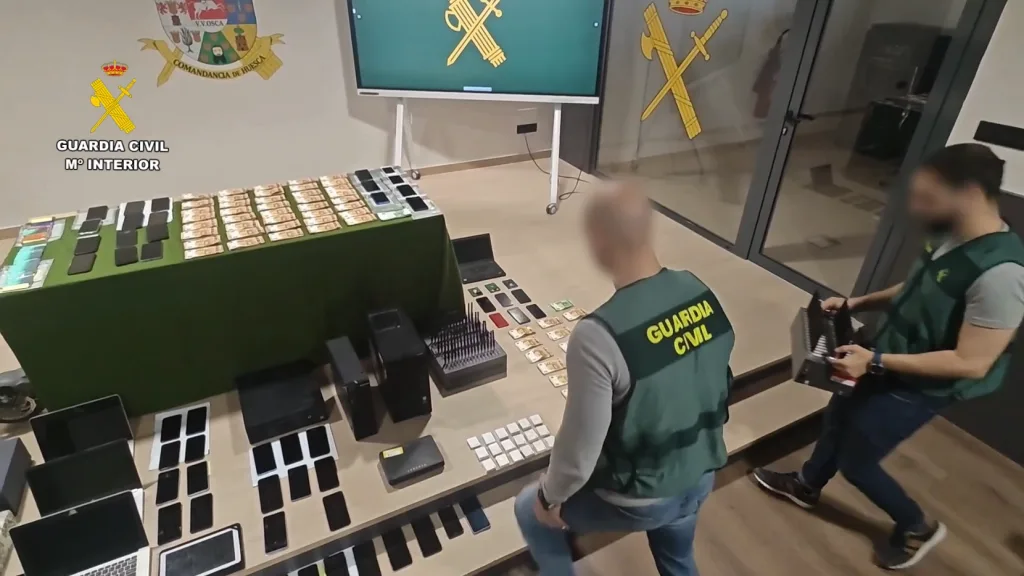 Desmantelada una red de ciberestafadores que ha defraudado más de un millón de euros haciéndose pasar por un banco
