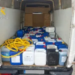La Guardia Civil detiene en Fuerteventura a Nota de prensa CORREO ELECTRÓNICO gc-opc-laspalmas@guardiacivil.org tres hombres por “petaqueo” tras intervenir cerca de 2.000 litros de gasolina en garrafas